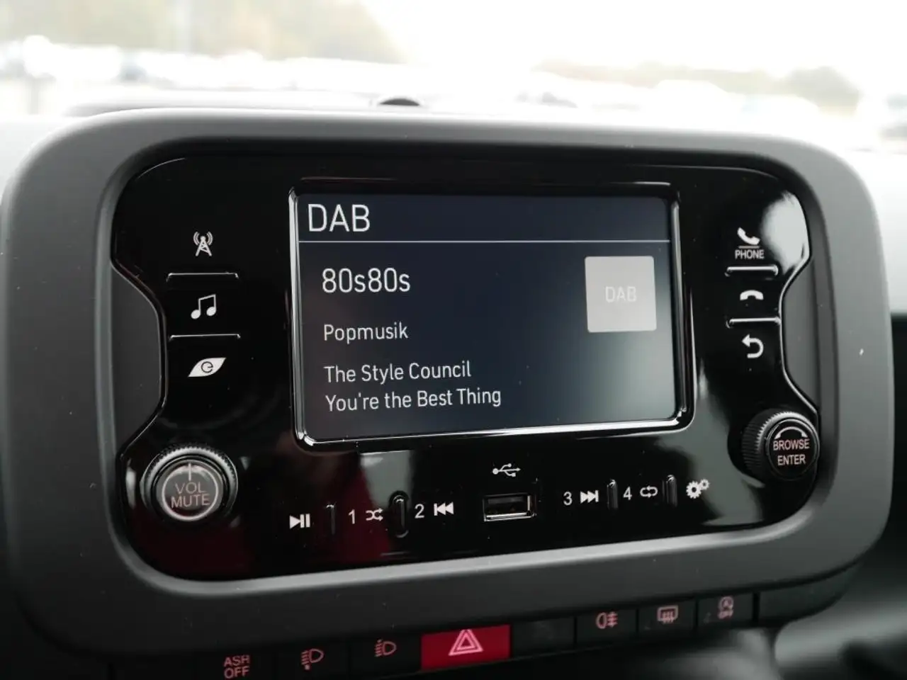 Fiat Panda HYBRID 1.0 GSE 70PS PDC CITY PAKET RADIO — Vehicle gallery 23