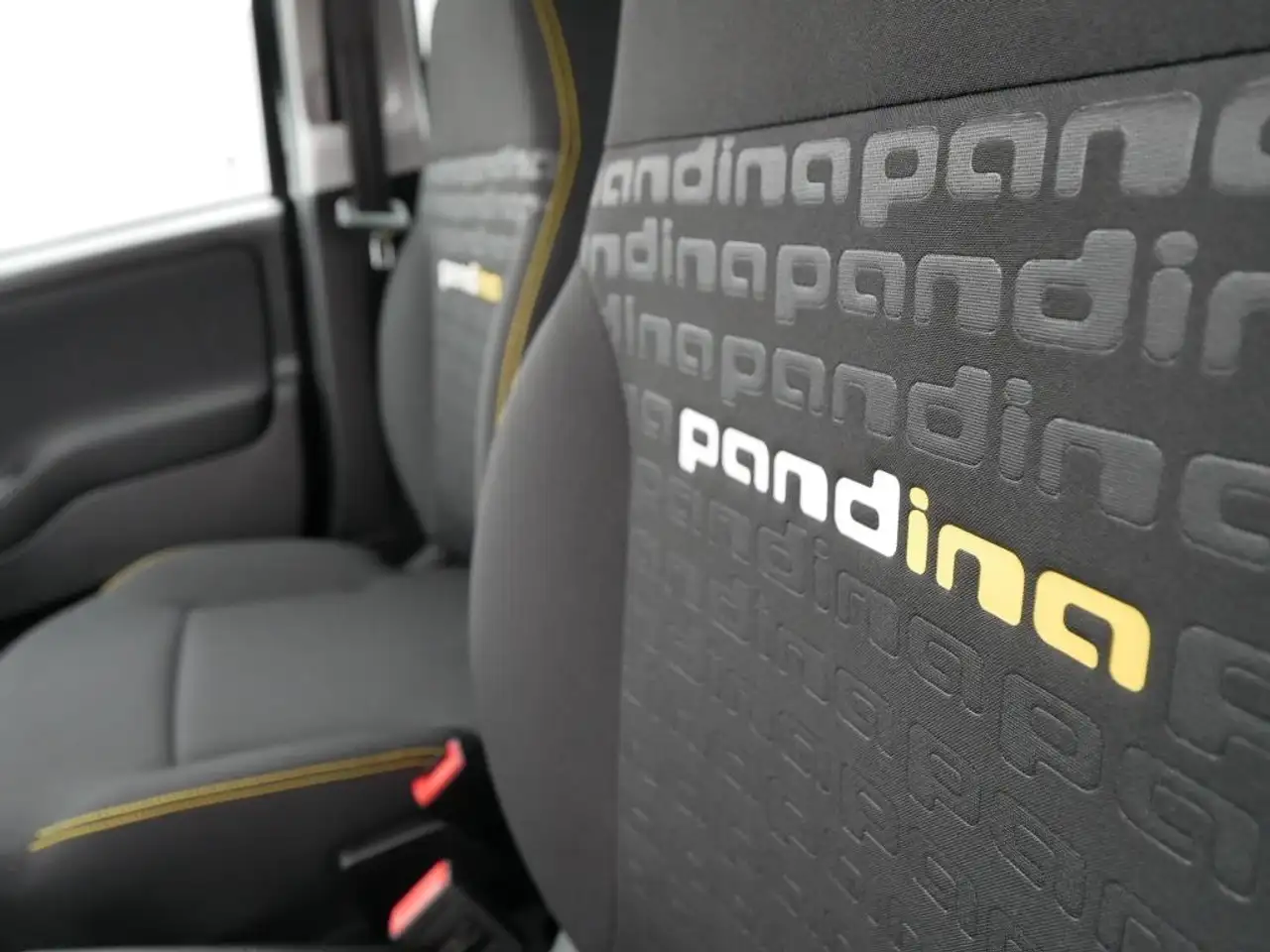 Fiat Panda HYBRID 1.0 GSE 70PS PDC CITY PAKET RADIO — Vehicle gallery 10