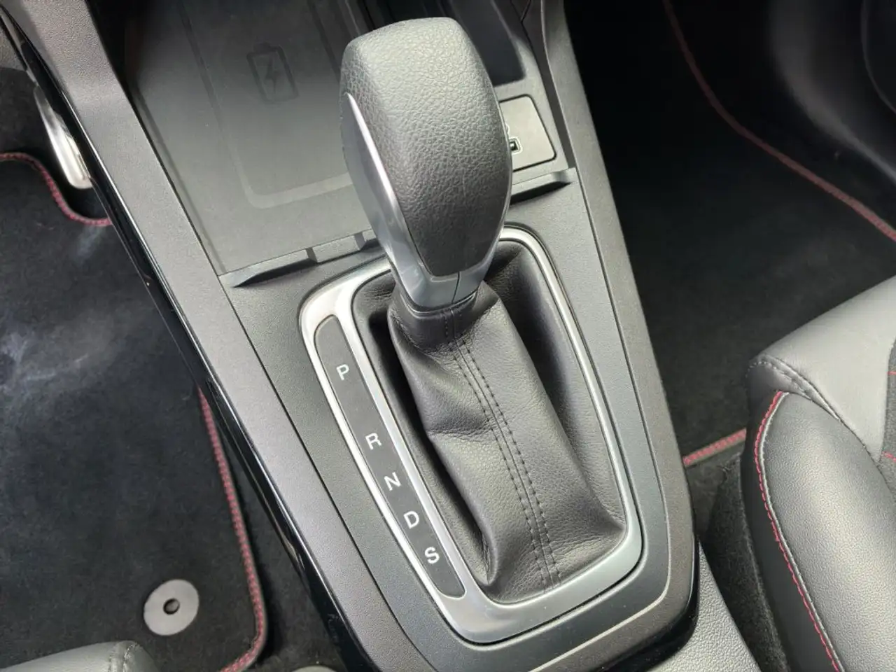 Ford Puma 1.0 EcoBoost Hybrid Aut. ST-LINE X — معرض صور السيارة 15