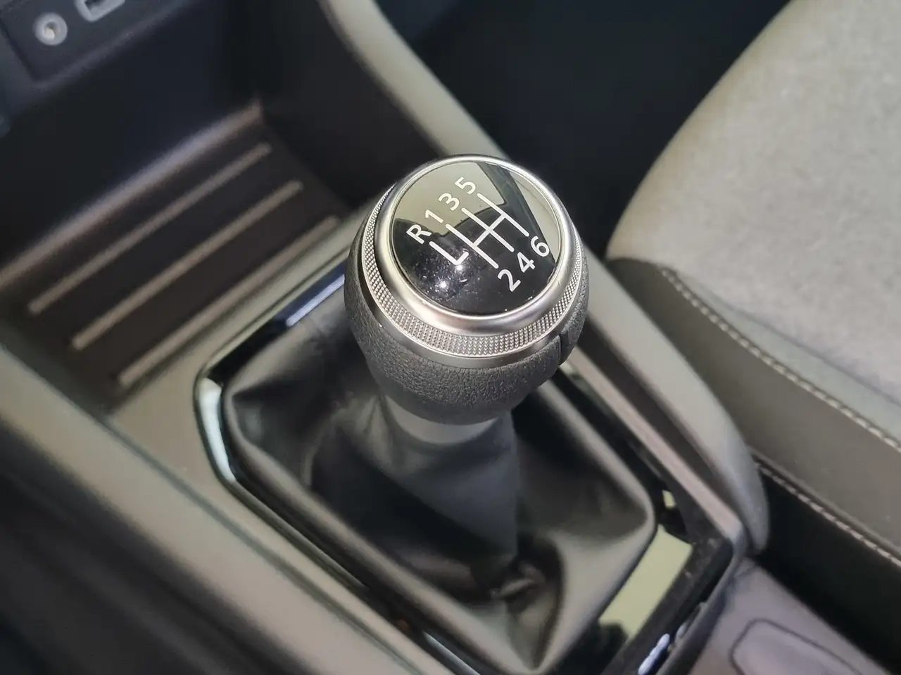 Renault Clio Evolution LED APP Keyless Tempomat Kamera — معرض صور السيارة 14