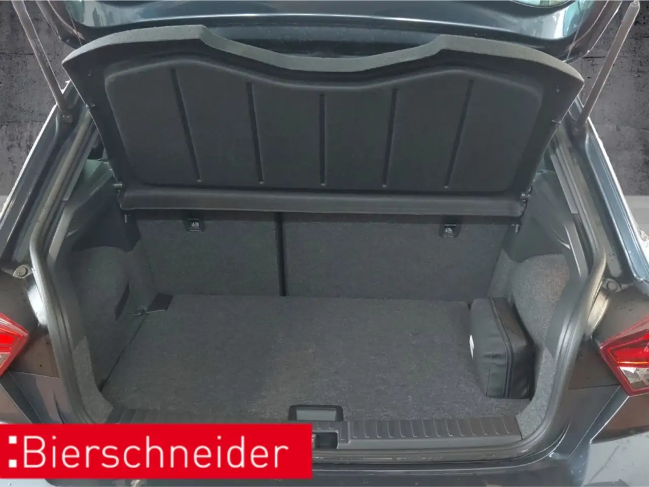 SEAT Ibiza 1.0 TSI FR PANO DCC KAMERA NAVI LED — معرض صور السيارة 17