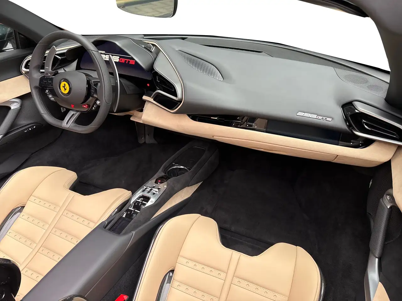 Ferrari 296 GTS 40.000€ an Optionals — معرض صور السيارة 16