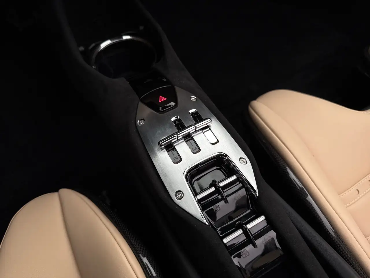 Ferrari 296 GTS 40.000€ an Optionals — معرض صور السيارة 19