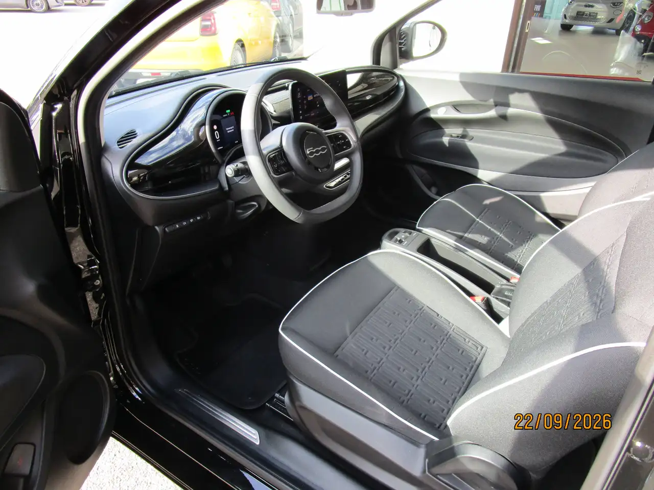 Fiat 500e 500e 42kWh — Vehicle gallery 6