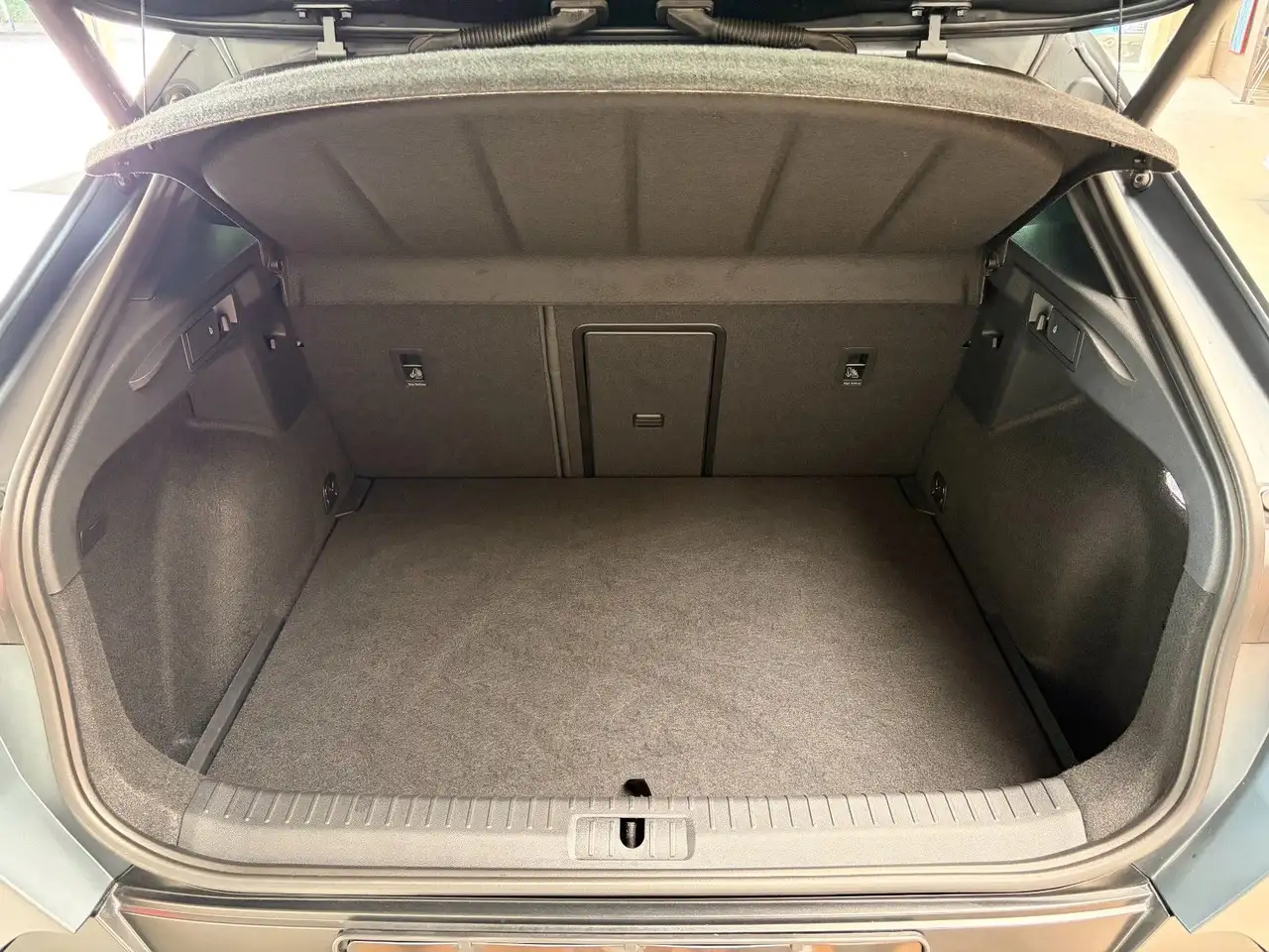 CUPRA Formentor VZ5 2.5TSI DSG 4Drive/BEATS/360°/ACC — Galería del vehículo 10