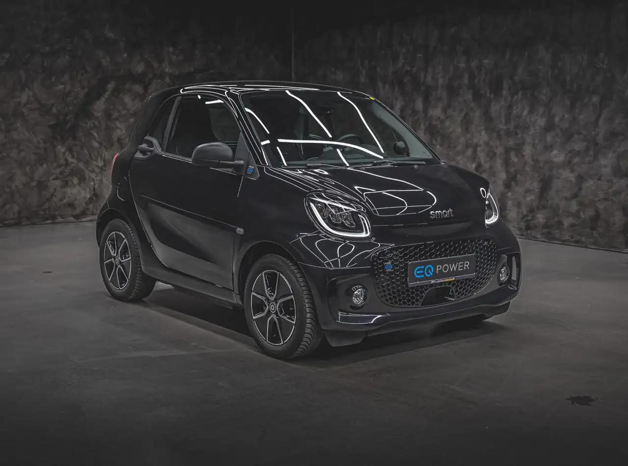 smart forTwo EQ passion EXCLUSIVE:SO BLACK,SO SPORTY ! — Vehicle gallery 4