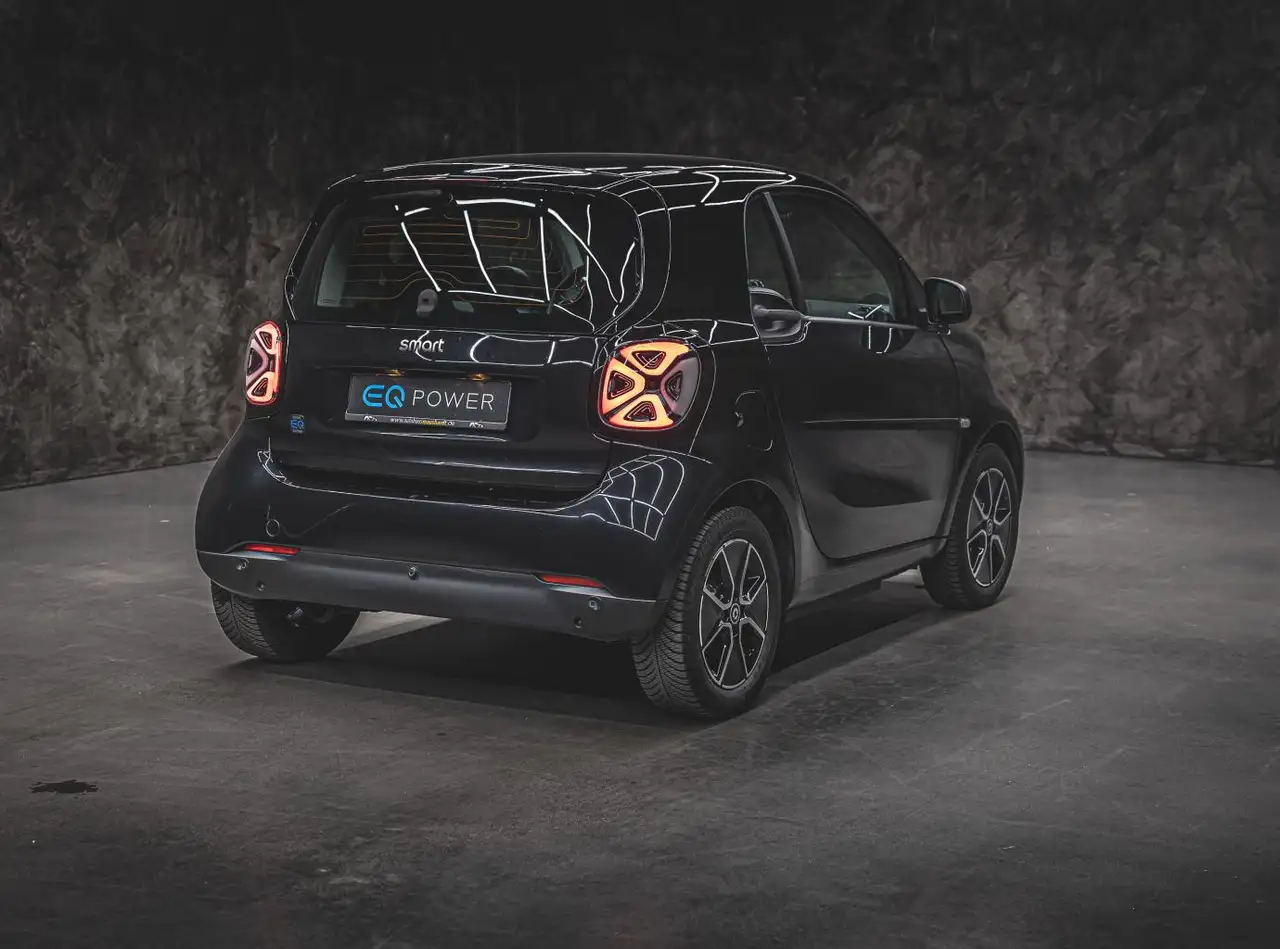 smart forTwo EQ passion EXCLUSIVE:SO BLACK,SO SPORTY ! — Vehicle gallery 7