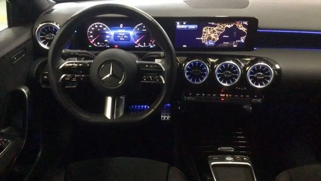 Mercedes-Benz A 180 d — معرض صور السيارة 9