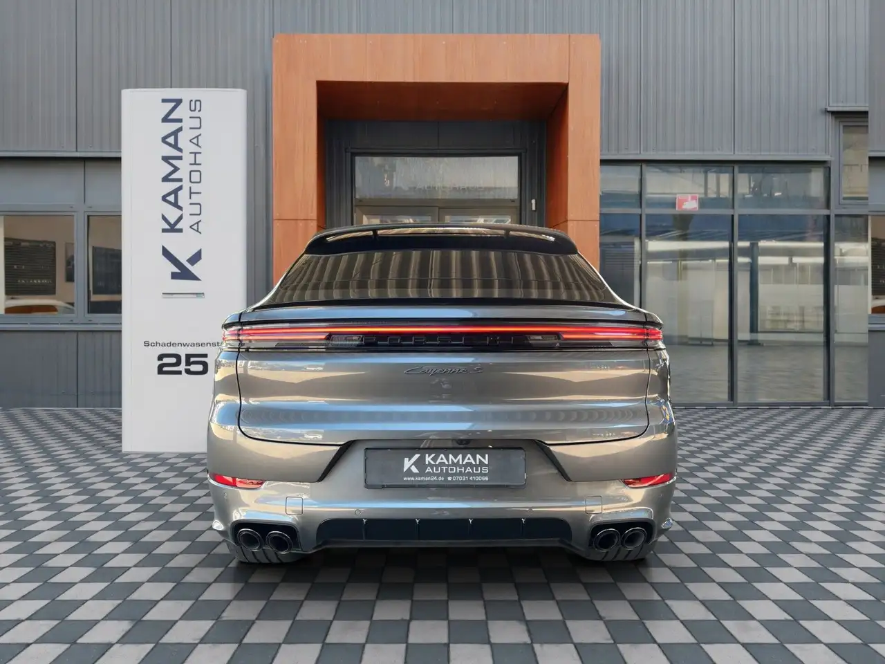 Porsche Cayenne S E-Hyb Coupe Sport Design 22"Alu Massag — Vehicle gallery 25