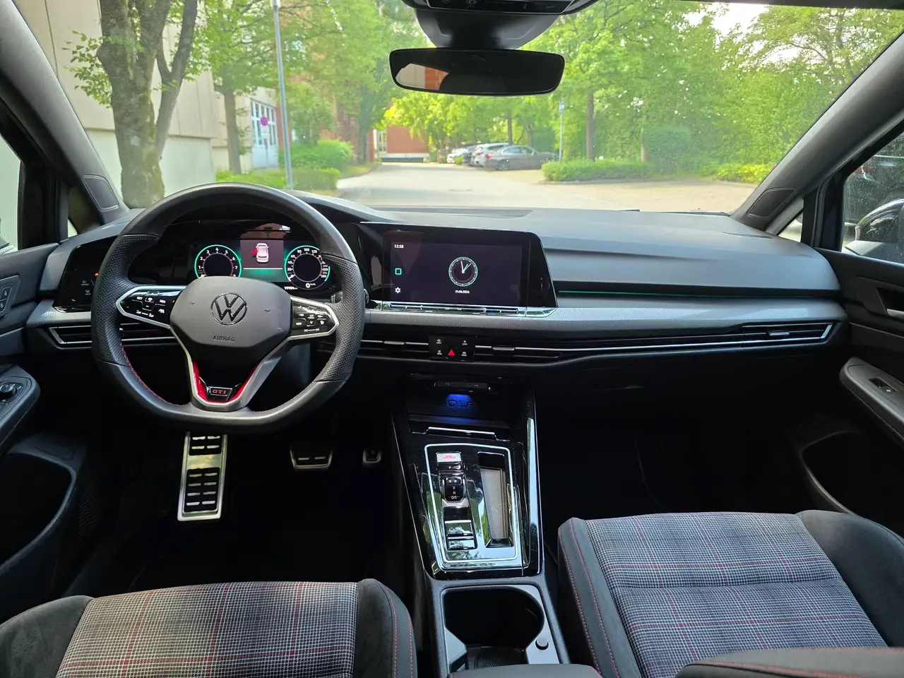 Volkswagen Golf GTI IQ-LIGHT Matrix, LM 19´´, Navi, PDC+Kamera — Vehicle gallery 19