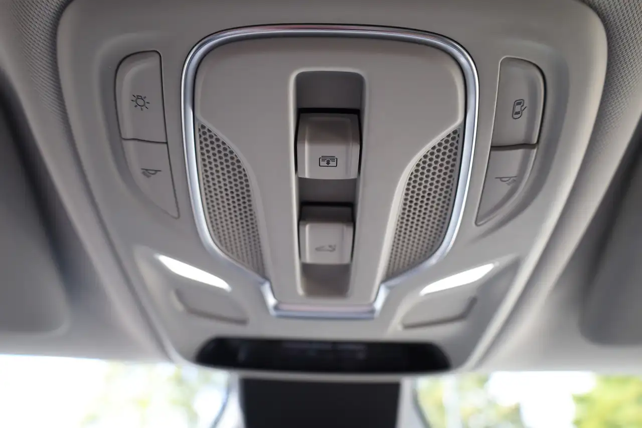 MG ZS 1.5 VTi Luxury LED Navi Panorama Totwinkel — معرض صور السيارة 13