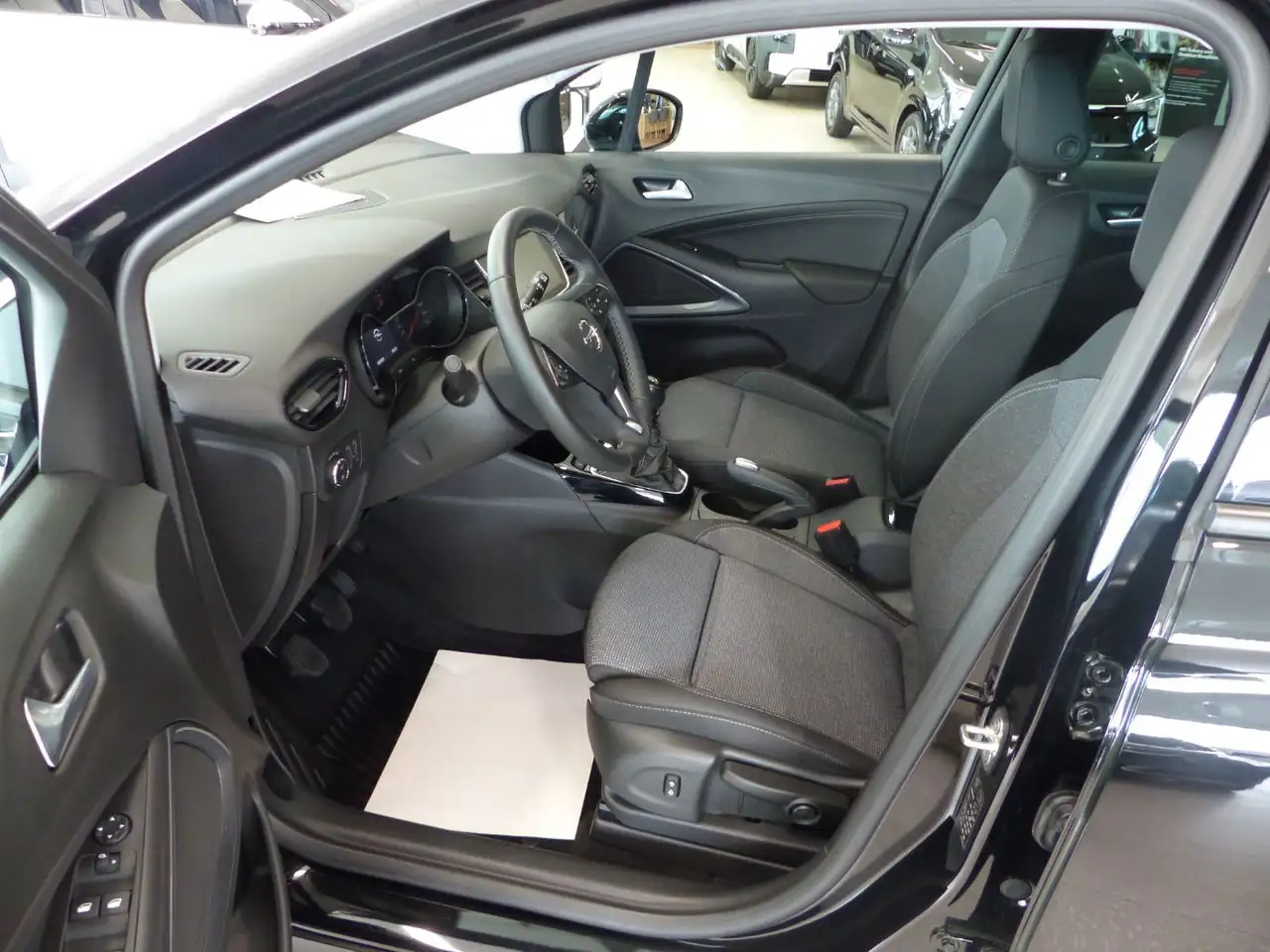 Opel Crossland 1.2 Turbo ELEGANCE LED+Navi+SHZ+Kam. — Vehicle gallery 9