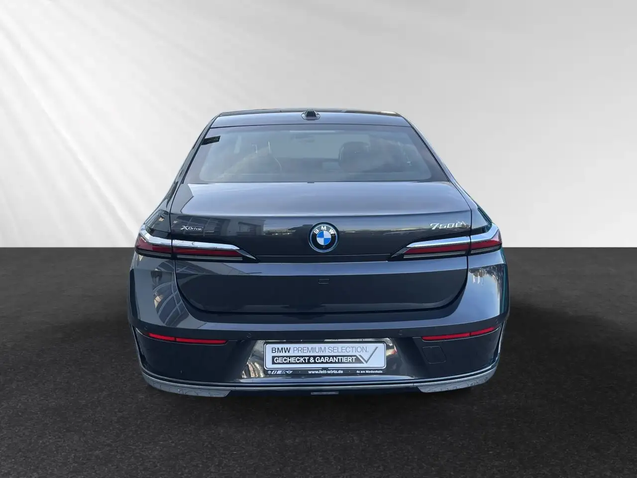 BMW 750 e xDrive TV-Fond-Entertainment|SkyLounge — Vehicle gallery 8