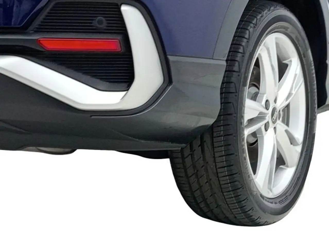 Audi Q3 45 TFSIe S line S-tronic — Vehicle gallery 26