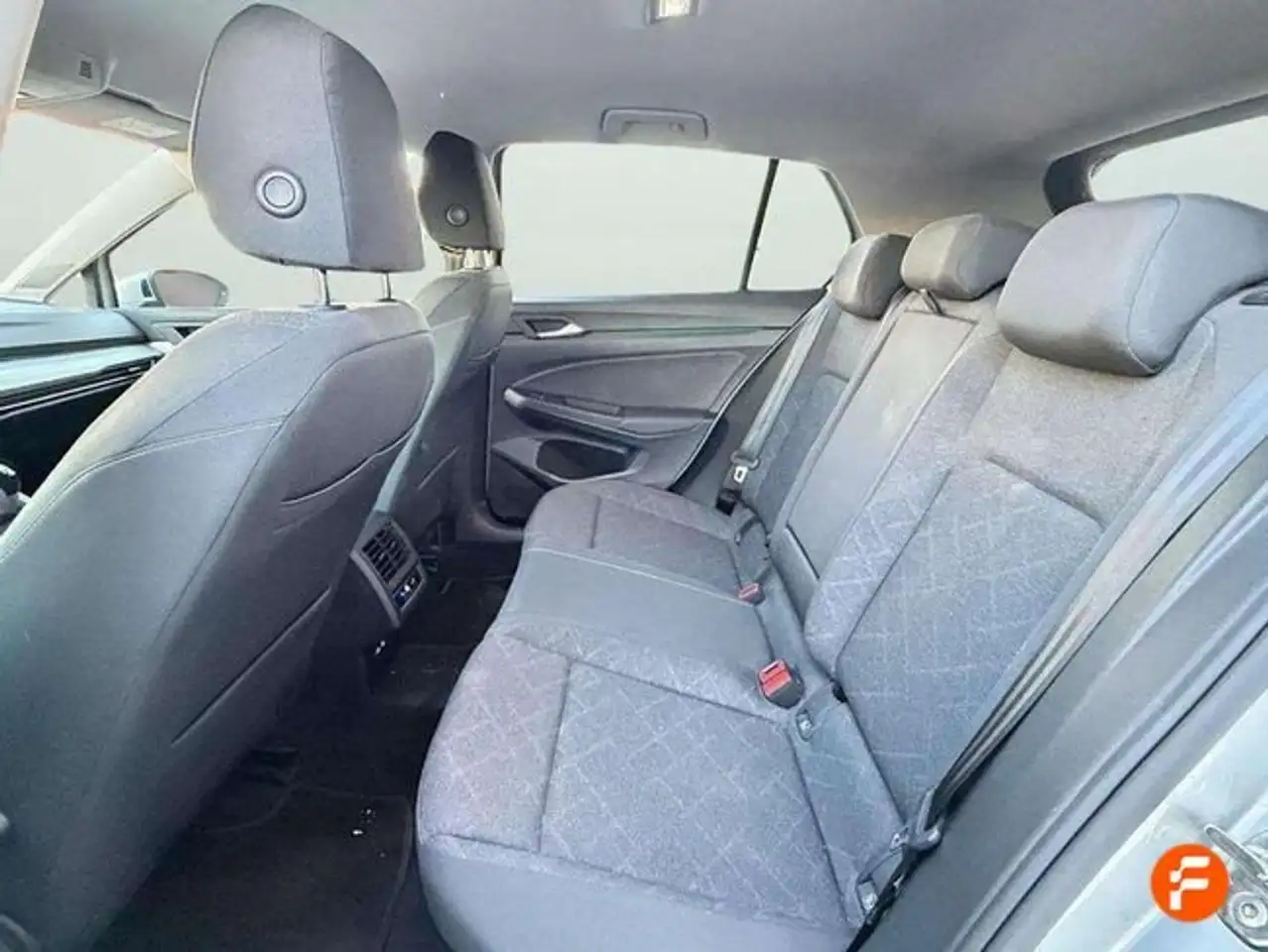 Volkswagen Golf 1.5 TSI Life 96kW — معرض صور السيارة 16