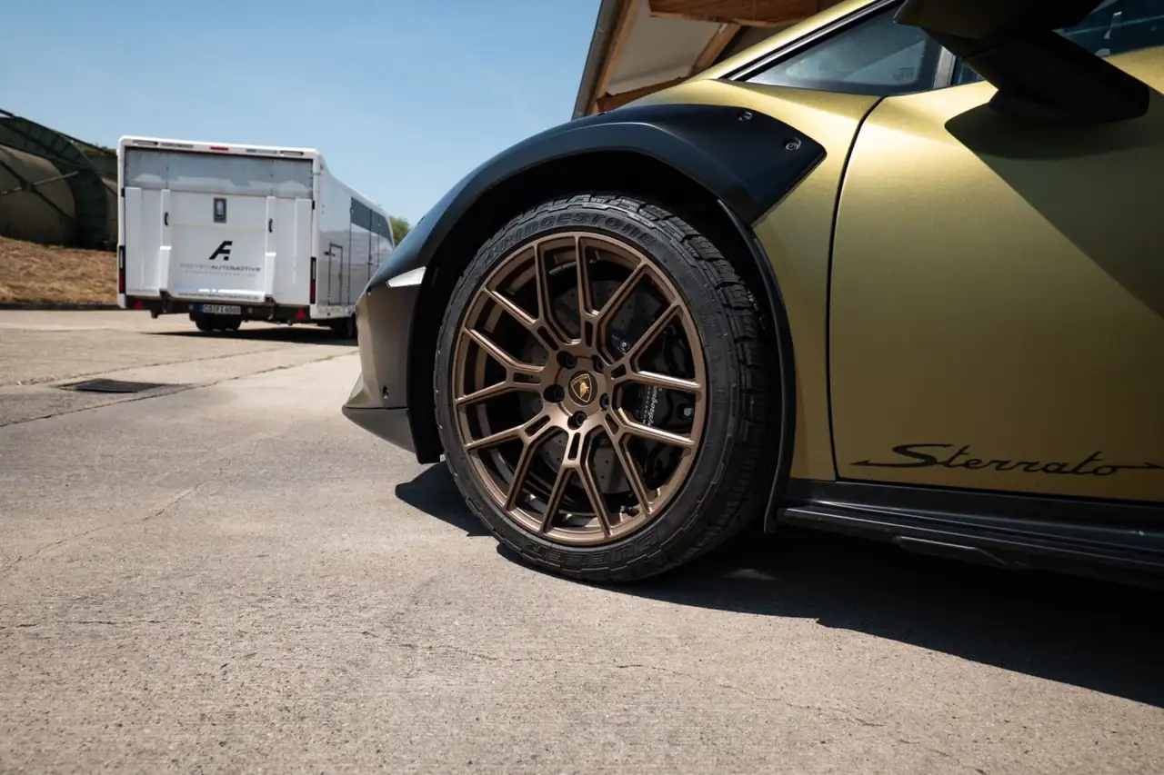 Lamborghini Huracán Sterrato / Front PPF — معرض صور السيارة 23