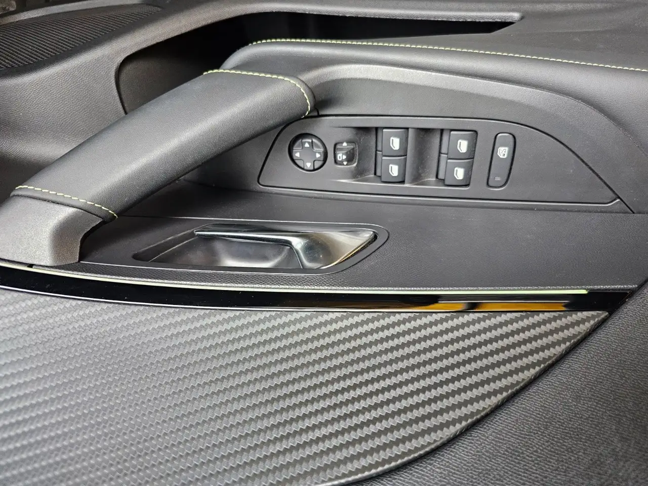 Peugeot 2008 GT 360°Kamera LED ACC — معرض صور السيارة 13