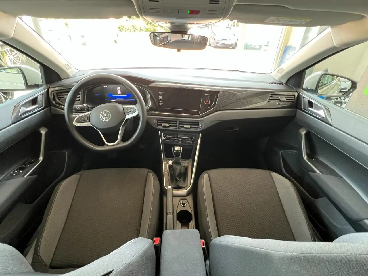 Volkswagen Polo Life Digital Cockpit / LED / Klimaauto. — Vehicle gallery 13