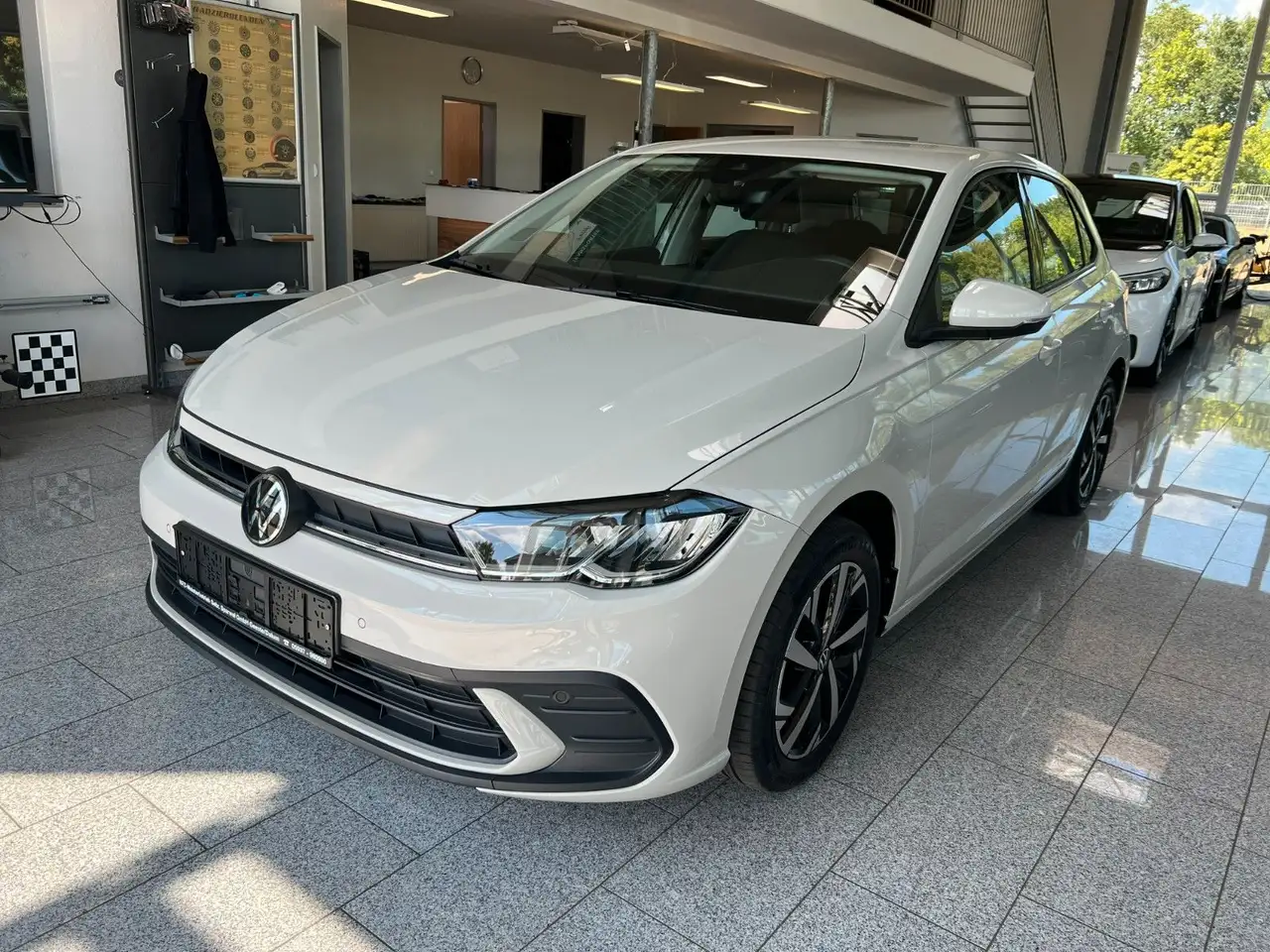 Volkswagen Polo Life Digital Cockpit / LED / Klimaauto. — Vehicle gallery 2