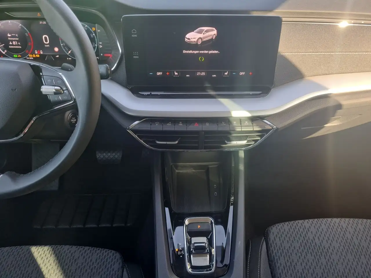 Skoda Octavia Combi Style 1.5TSI+ Navi+Matrix+Komfort — معرض صور السيارة 16