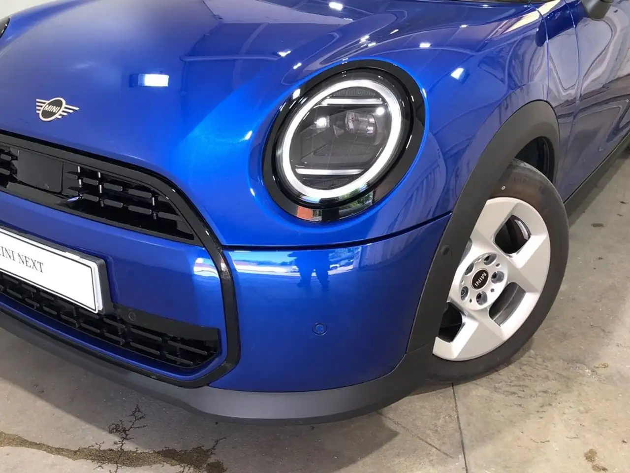 MINI Cooper 5 puertas C Essential Aut. — معرض صور السيارة 12