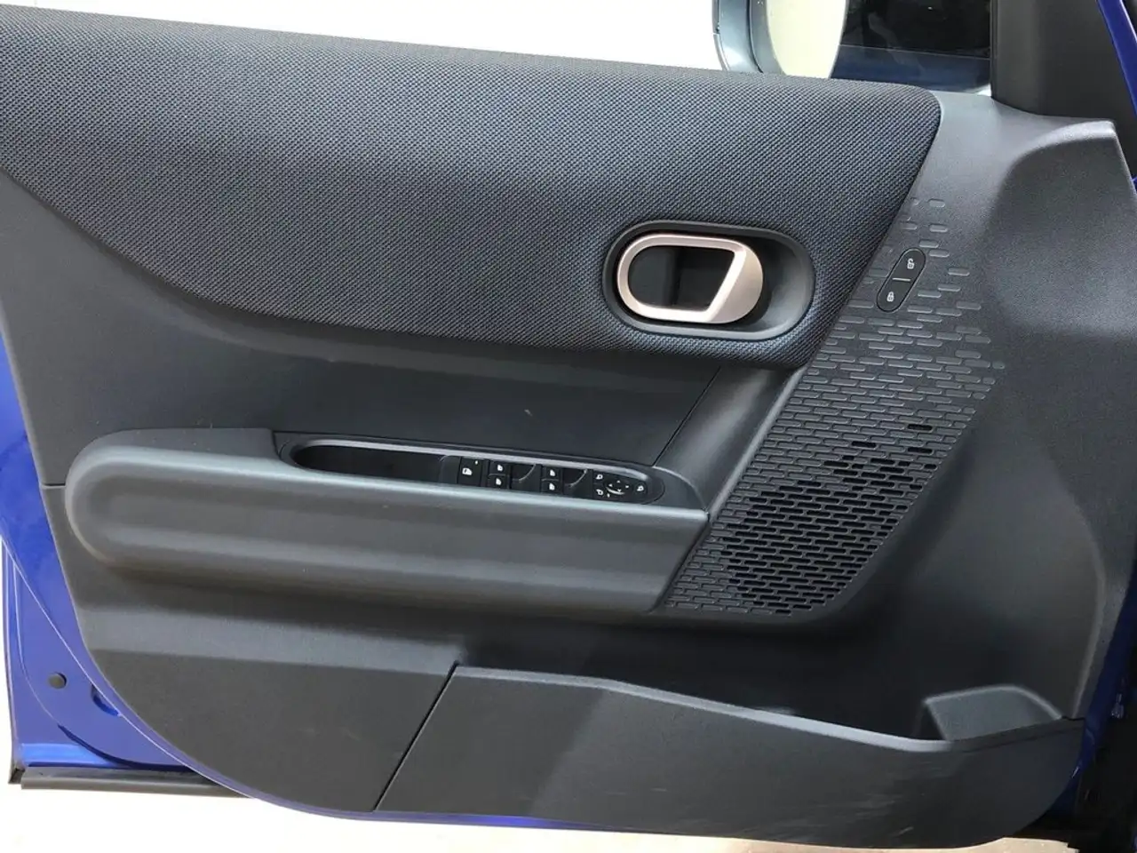 MINI Cooper 5 puertas C Essential Aut. — معرض صور السيارة 17
