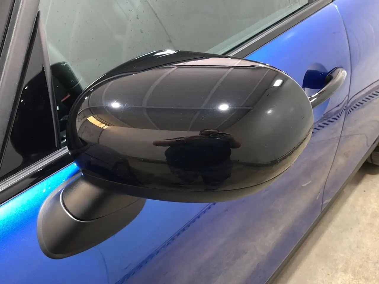 MINI Cooper 5 puertas C Essential Aut. — معرض صور السيارة 22