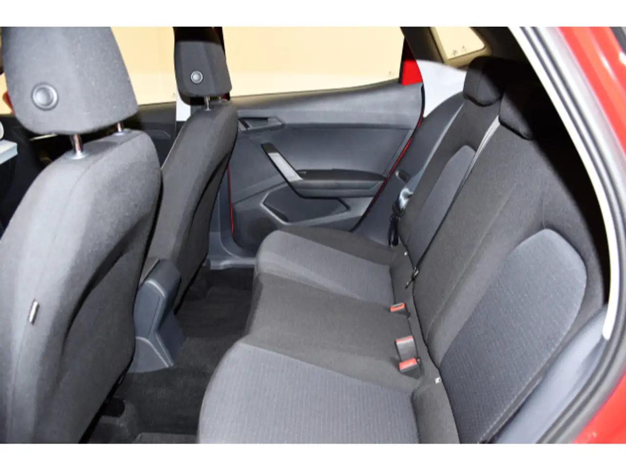 SEAT Ibiza 1.0 TSI Style Edition Pano/Tempo/Einparkhi — Vehicle gallery 10