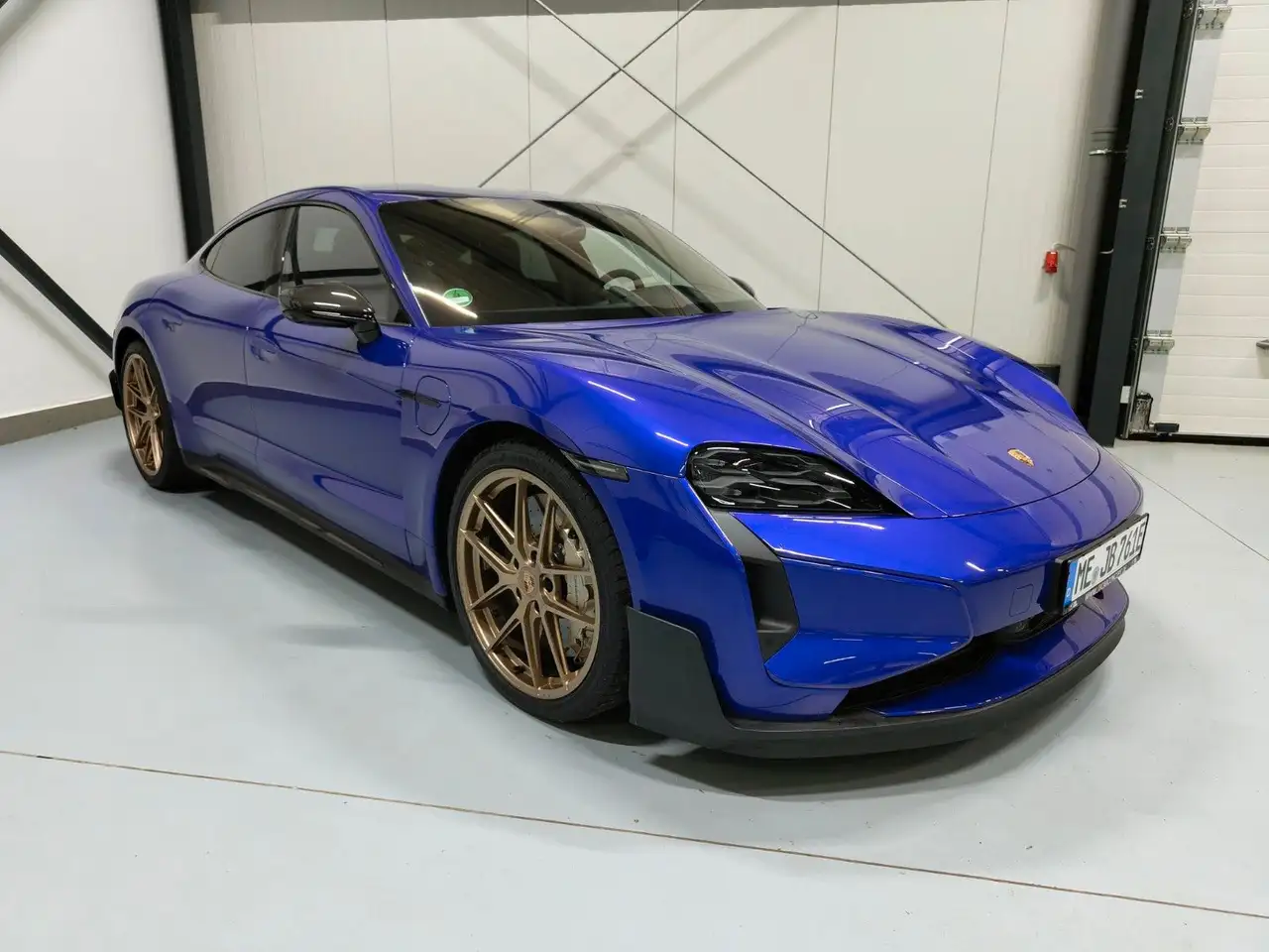 Porsche Taycan Turbo GT Inno Matrix 4-Sitzer Ride Purple — Haan