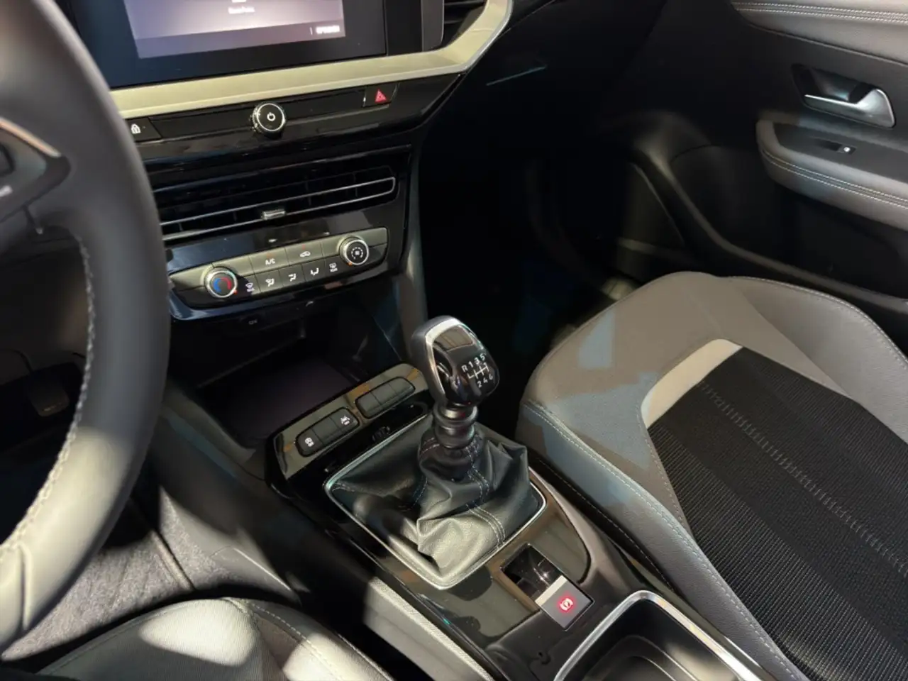 Opel Mokka Elegance 1.2 Turbo Touchscreen LED NSW PDC Temp Ve — Galerie du véhicule 12