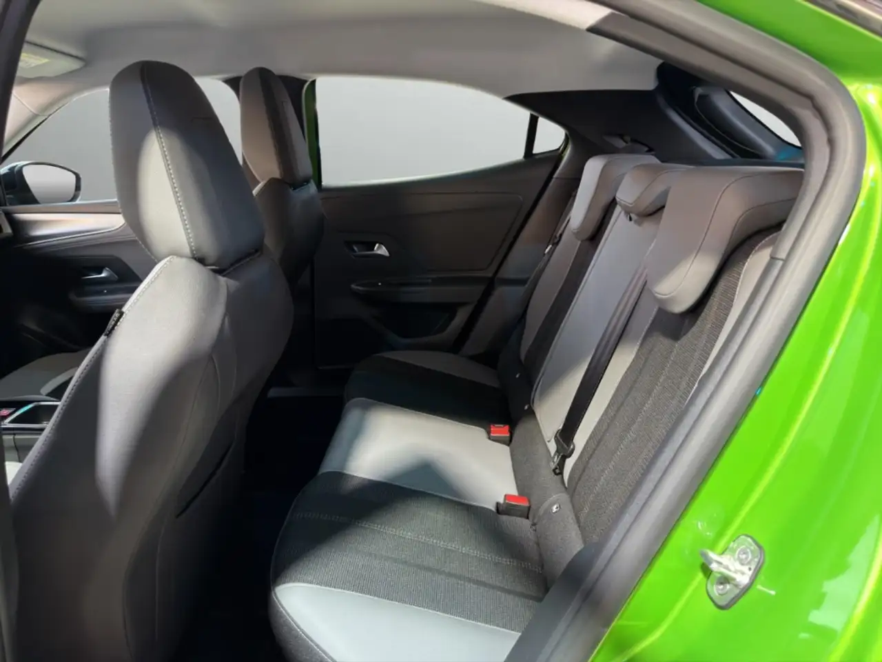 Opel Mokka Elegance 1.2 Turbo Touchscreen LED NSW PDC Temp Ve — Galerie du véhicule 16