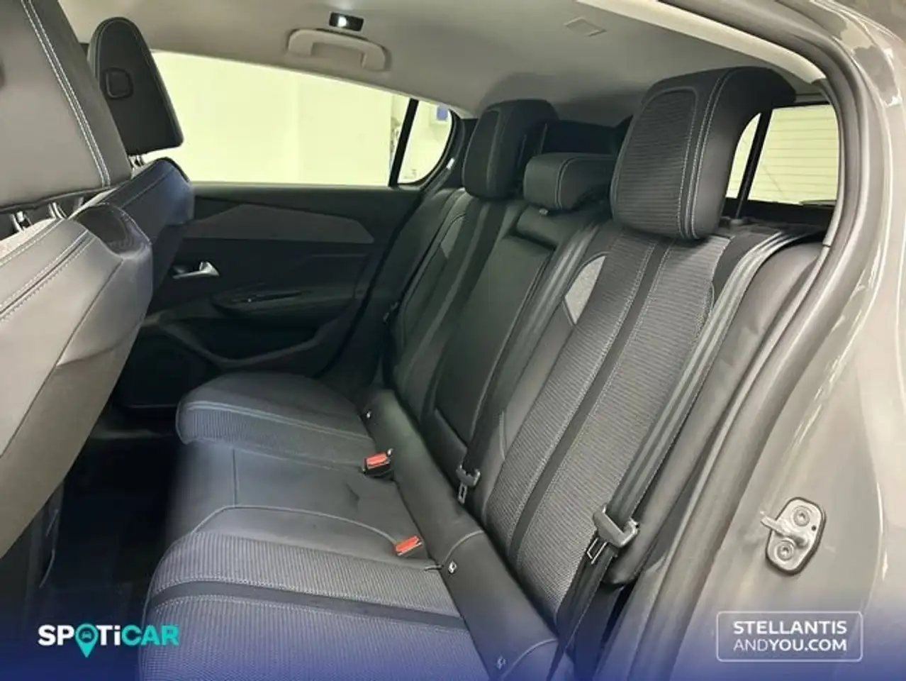 Peugeot 308 1.2 PureTech S&S Allure 130 — Galerie du véhicule 10