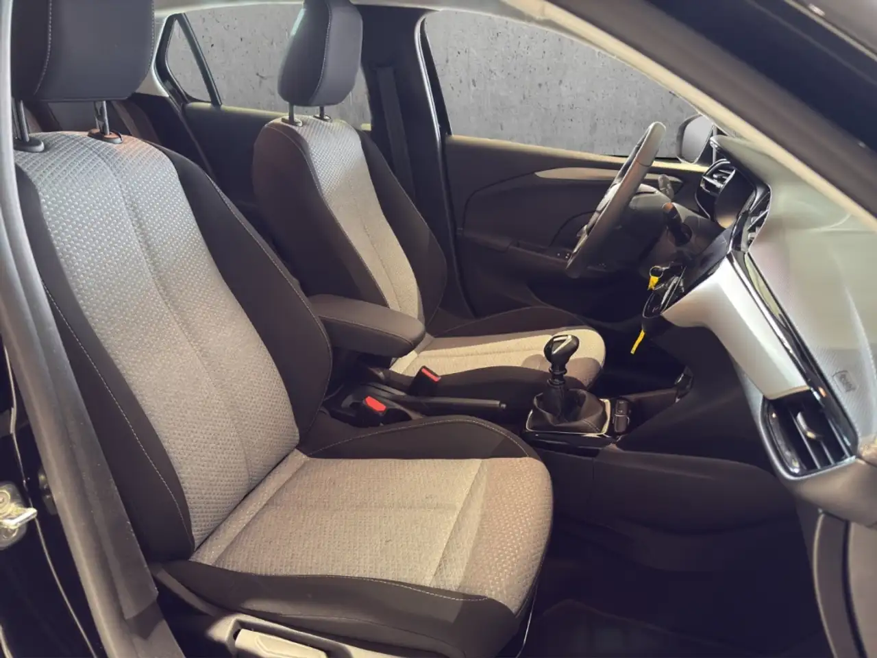 Opel Corsa Edition 1.2 LED DAB SHZ LenkradHZG Spurhalteass. — معرض صور السيارة 18