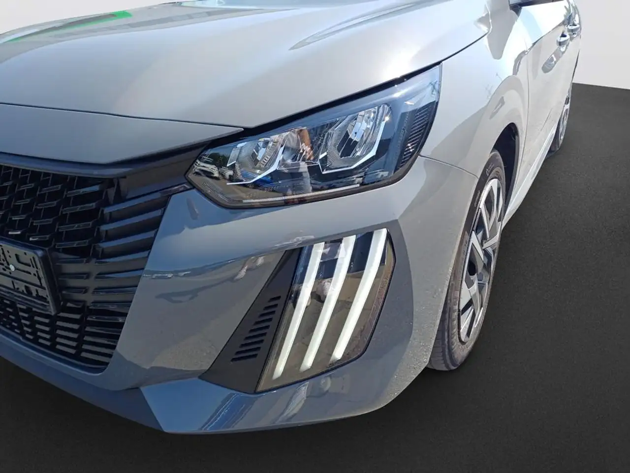 Peugeot 208 Neuer 208 Active PureTech 100 — Vehicle gallery 9