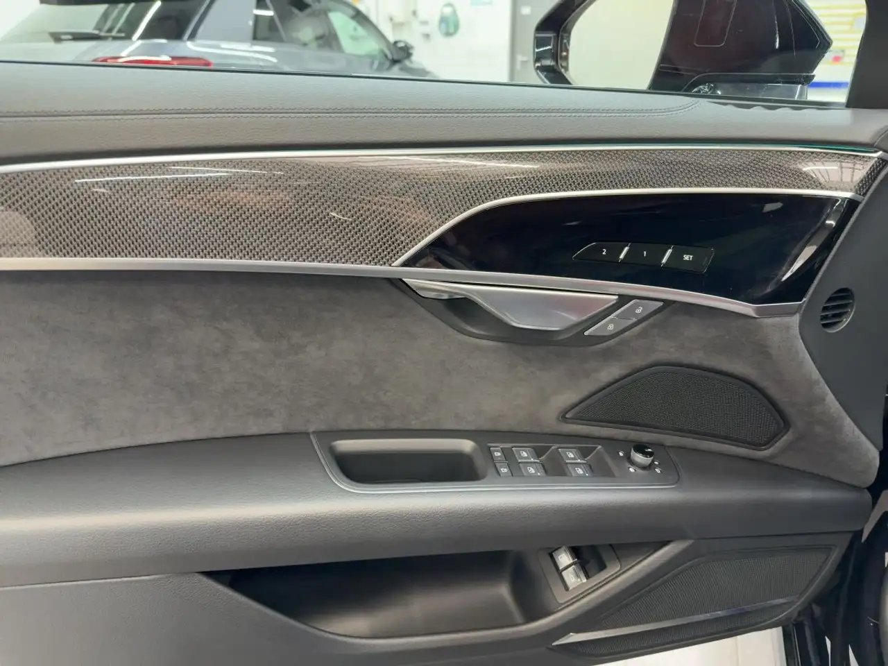 Audi A8 3.0 V6 60 TFSI e S-line Matrix LED Pano Bang — معرض صور السيارة 21