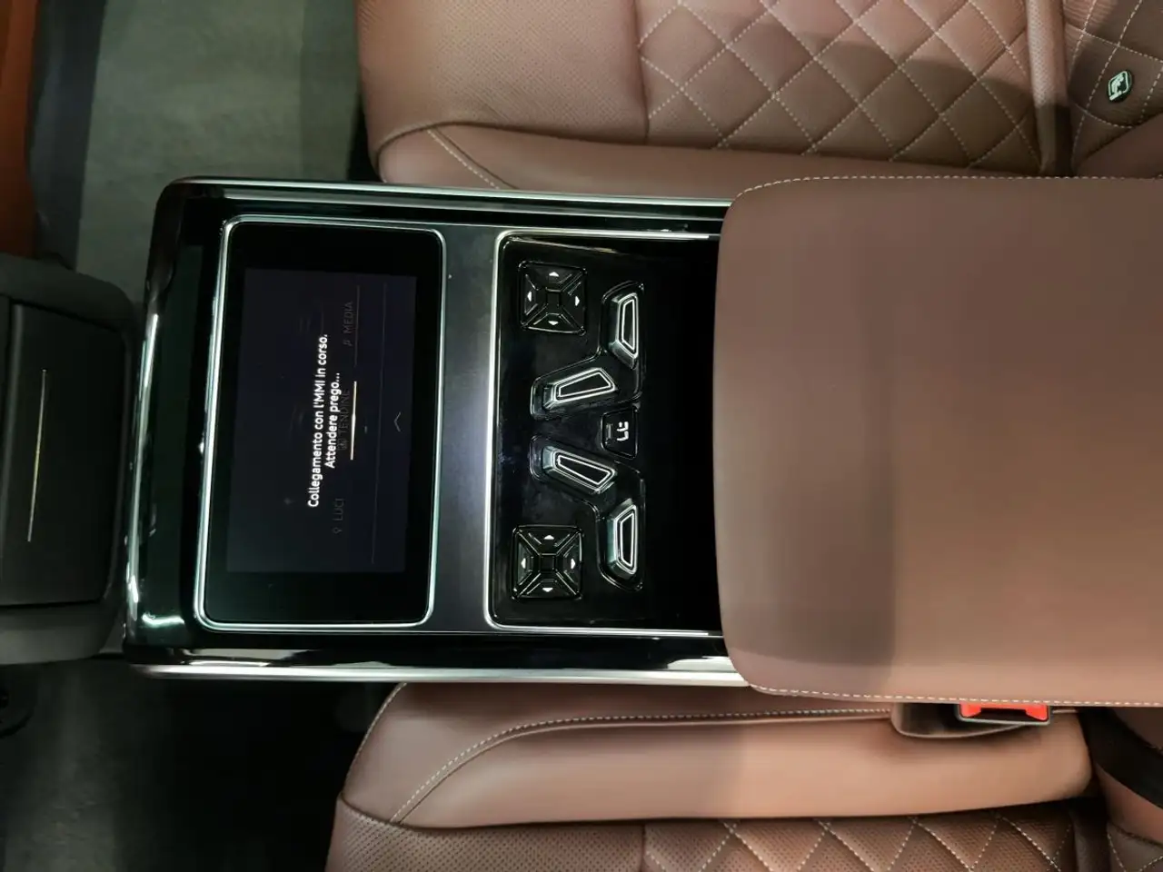 Audi A8 3.0 V6 60 TFSI e S-line Matrix LED Pano Bang — معرض صور السيارة 23