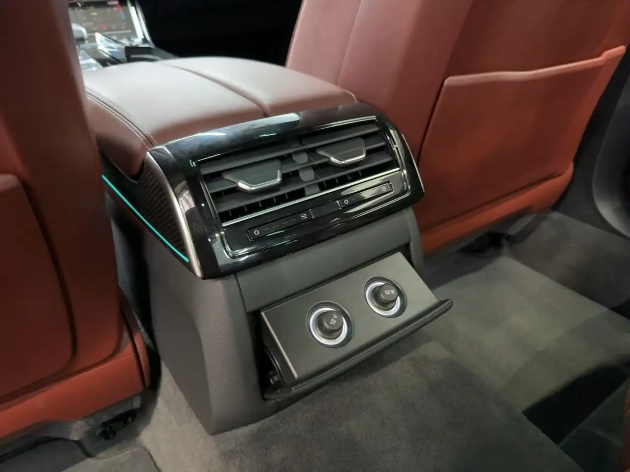 Audi A8 3.0 V6 60 TFSI e S-line Matrix LED Pano Bang — معرض صور السيارة 20