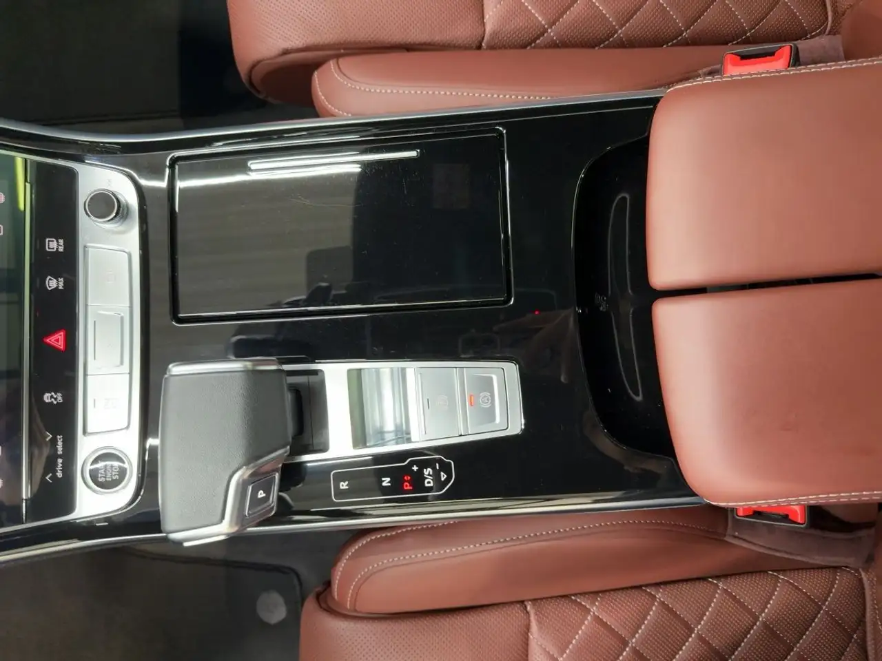 Audi A8 3.0 V6 60 TFSI e S-line Matrix LED Pano Bang — معرض صور السيارة 15