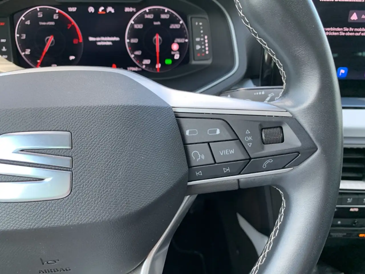 SEAT Arona Edition 1.0 TSI DSG Style AHK+LED+NAVI+ACC — معرض صور السيارة 23