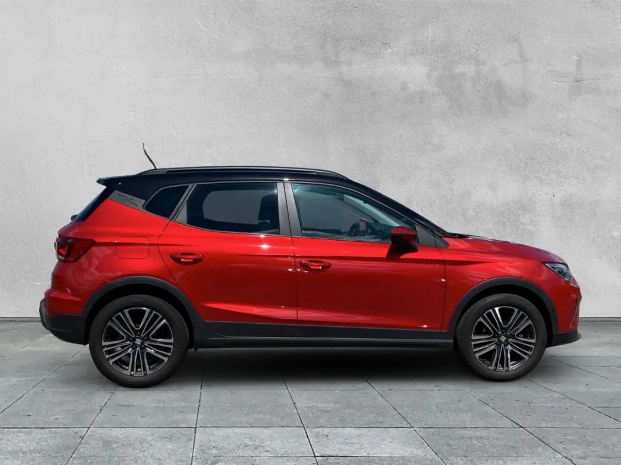 SEAT Arona Edition 1.0 TSI DSG Style AHK+LED+NAVI+ACC — معرض صور السيارة 6