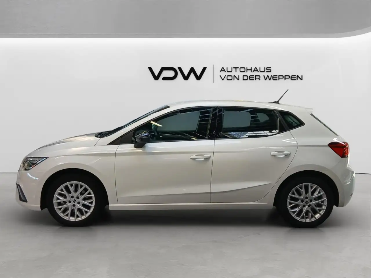 SEAT Ibiza FR/ PDC/Ganzjahresreifen/Sitzheizung Klima Navi — معرض صور السيارة 5