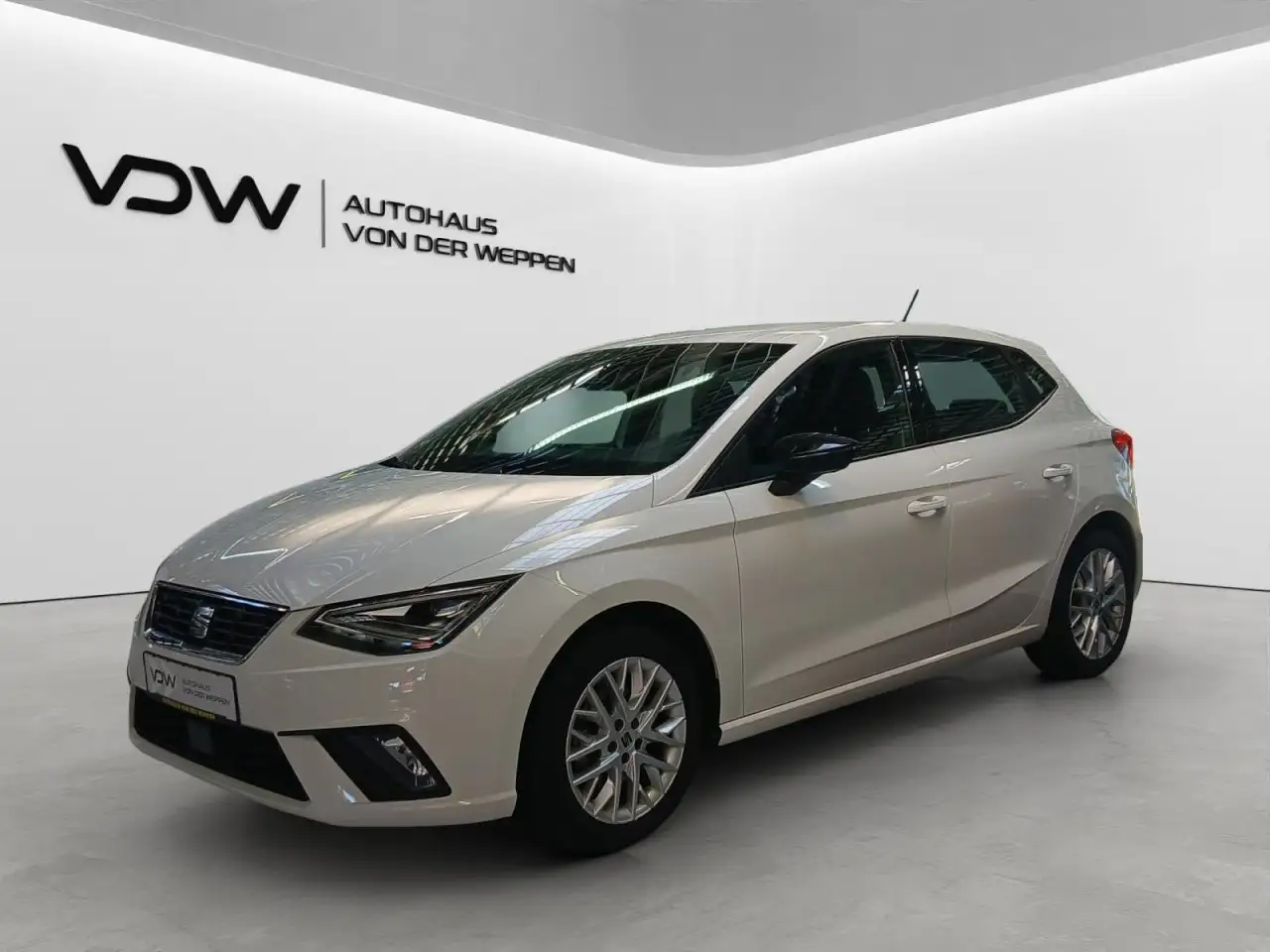 SEAT Ibiza FR/ PDC/Ganzjahresreifen/Sitzheizung Klima Navi — معرض صور السيارة 3