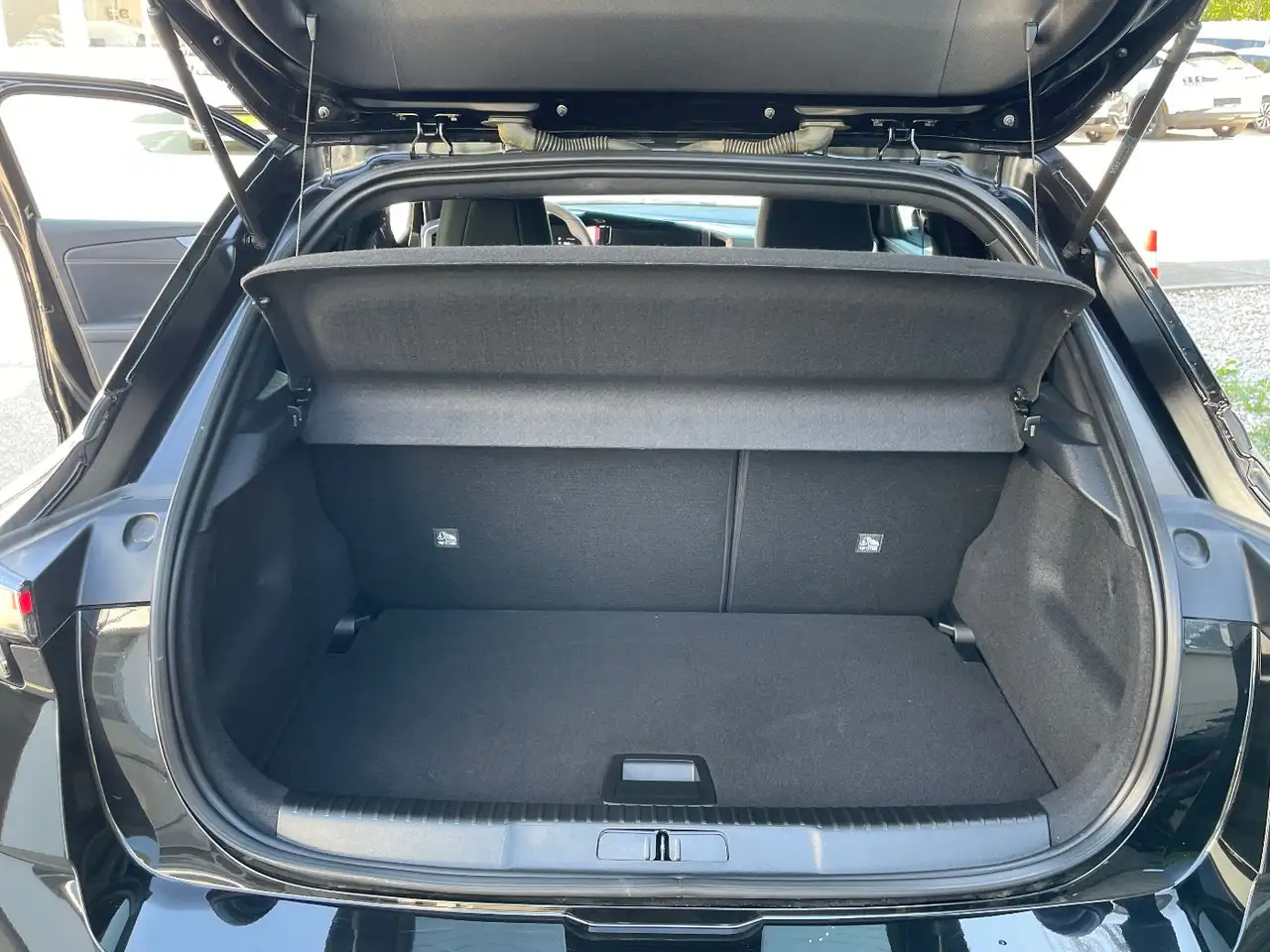 Opel Mokka 1.2 Turbo GS Line ACC+LED+Navi+SHZ+Kam.+LM — Galería del vehículo 23