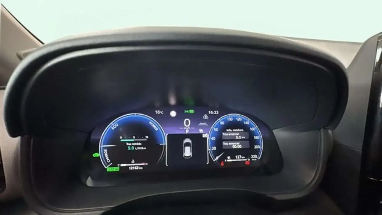 Toyota Yaris Cross 120H Business Plus — معرض صور السيارة 13
