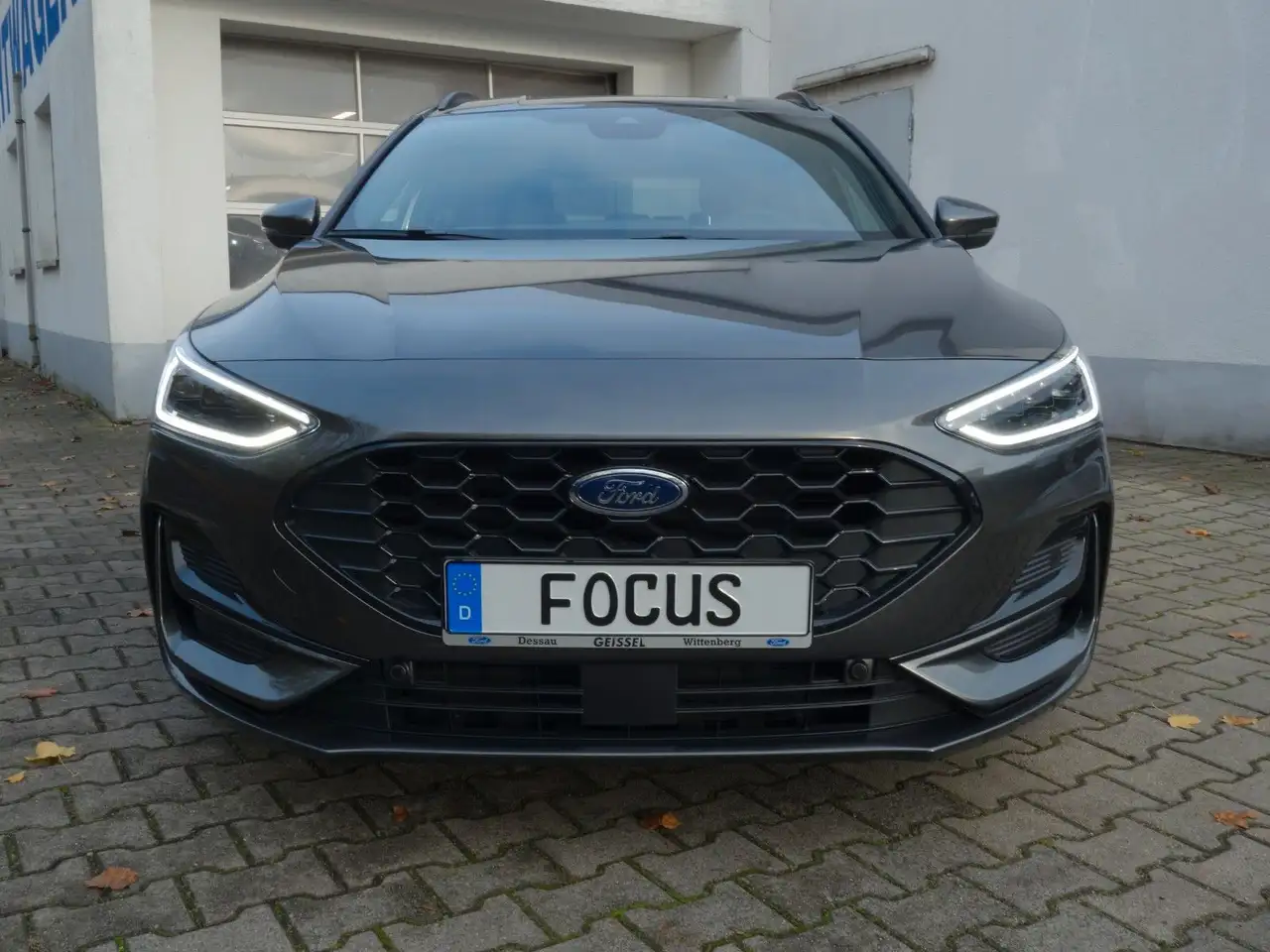 Ford Focus Turnier ST-Line Auto Matrix Navi Winterp — Vehicle gallery 2