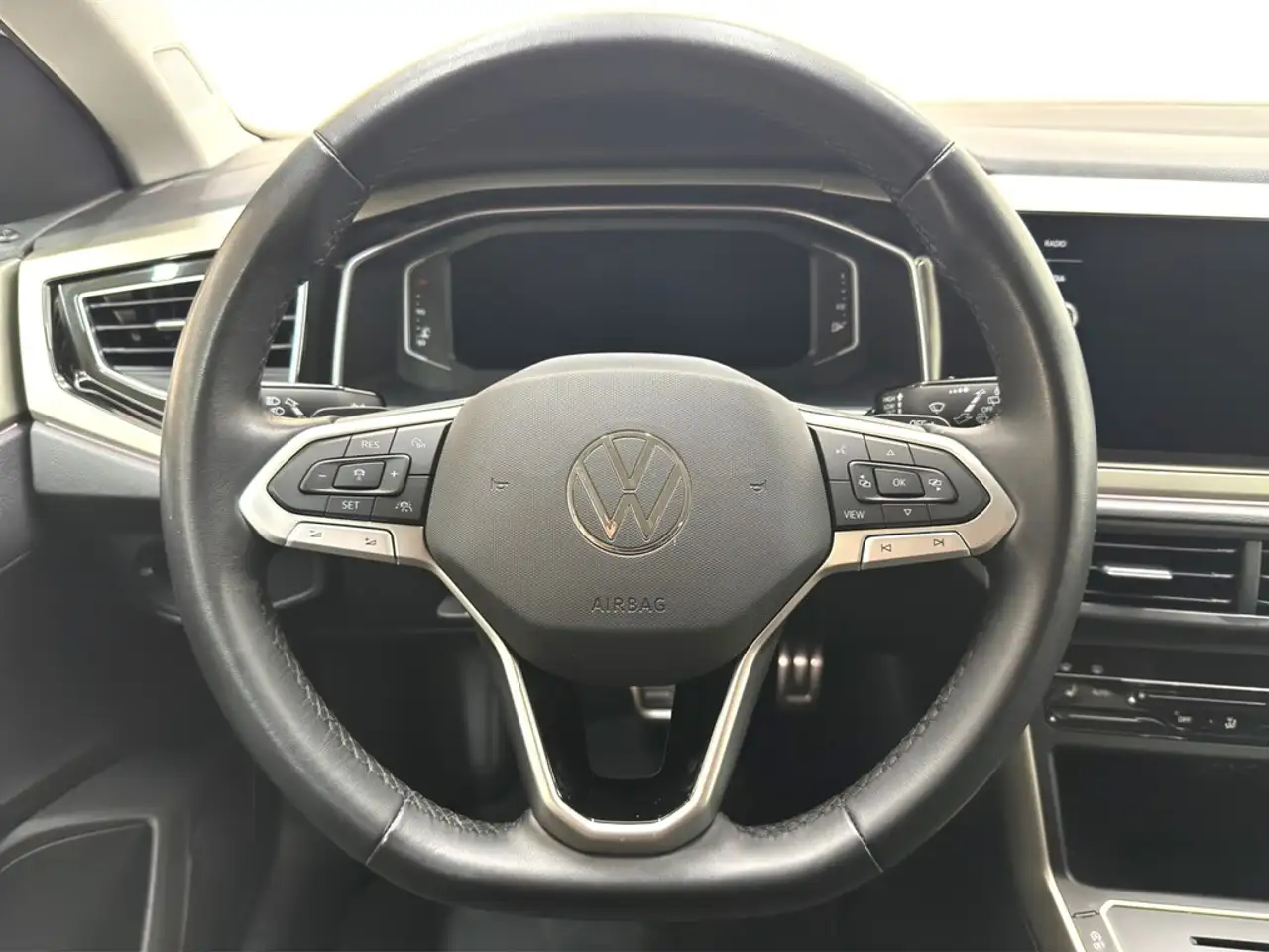 Volkswagen Polo 1.0 TSI DSG Life IQ.LIGHT*NAV*SHZ*ACC*PDC*VIRTU... — Galería del vehículo 13
