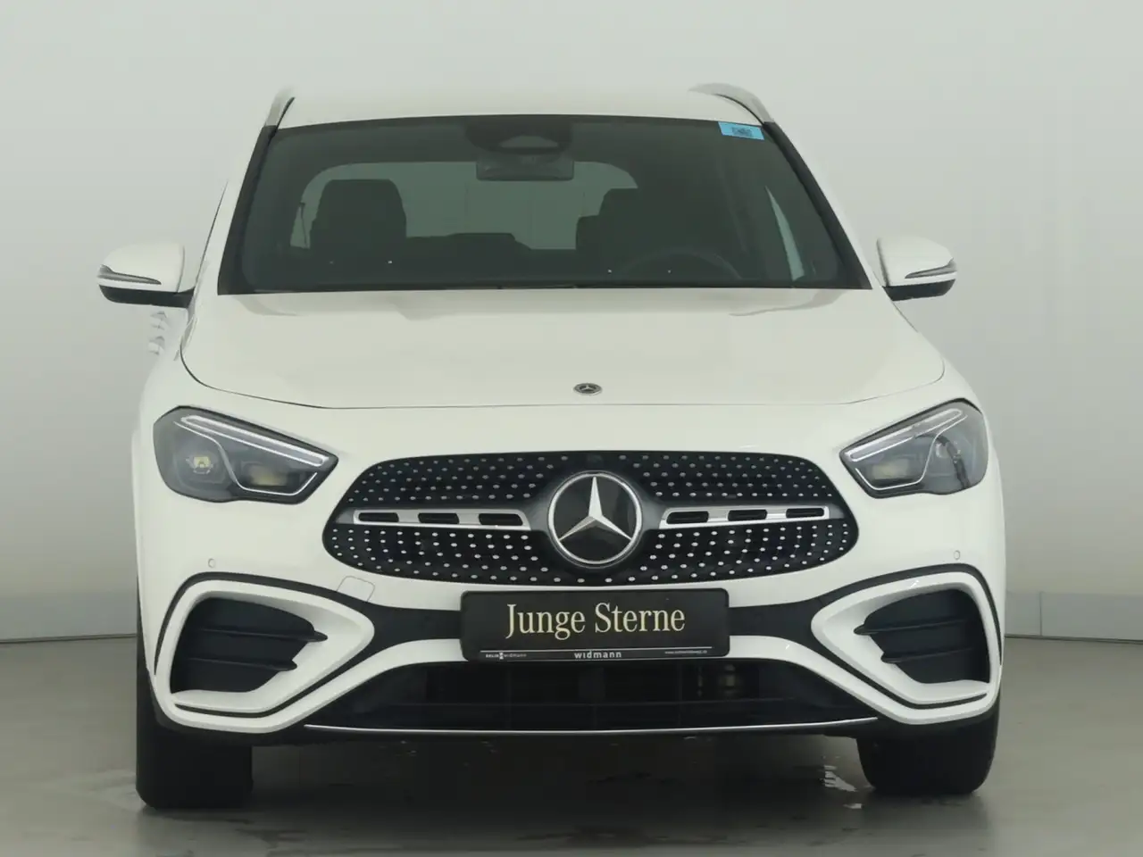 Mercedes-Benz GLA 200 *AMG Premium*Multibeam*Soundsystem*19"** — معرض صور السيارة 3
