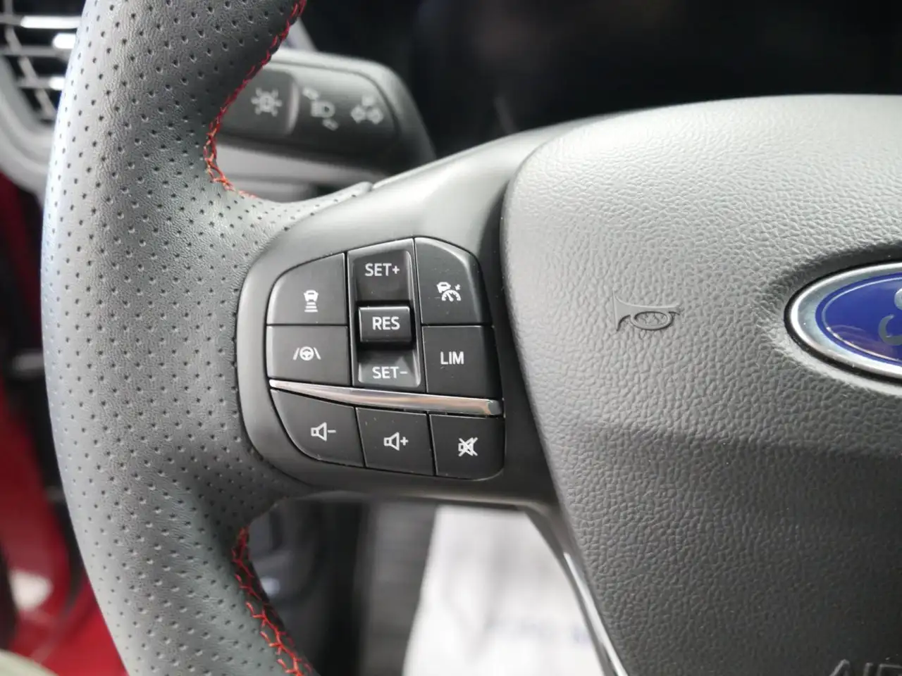 Ford Kuga ST-Line X 2.5 Duratec PHEV 165kW Auto — Galería del vehículo 20