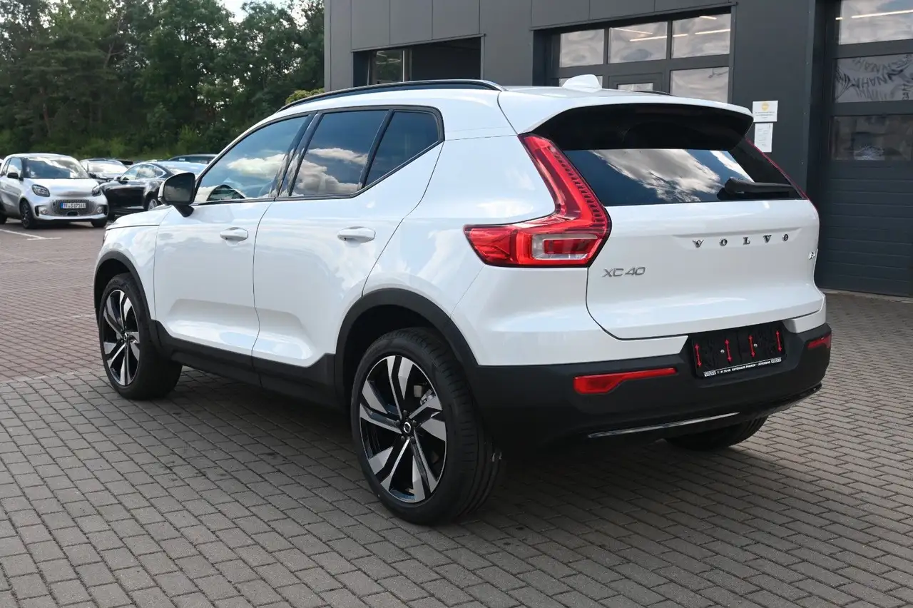 Volvo XC40 B4 DKG Plus Dark*H&K*FSHZG*360°*ACC — Vehicle gallery 3