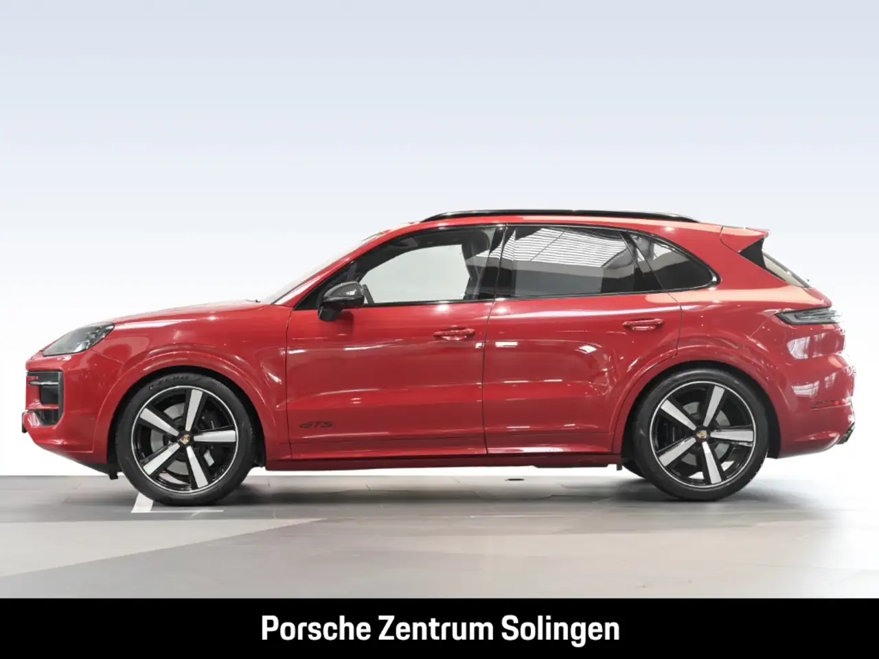 Porsche Cayenne GTS PANO HEAD-UP INNO PDCC HINTERACHS AHK — Vehicle gallery 2